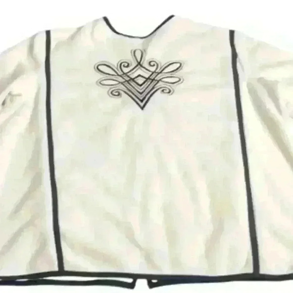 BOB MACKIE WOMEN'S IVORY FLEECE JACKET EMBROIDERED DESIGN
FRONT/BACK POCKETS - Picture 4 of 5
